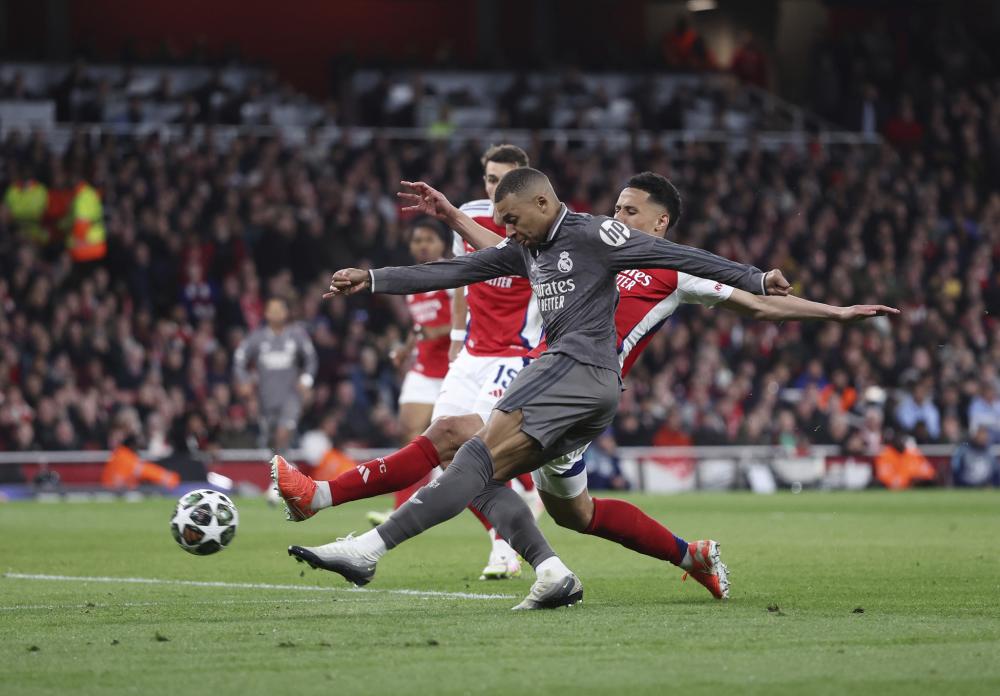 在决赛中迎 在决赛中迎